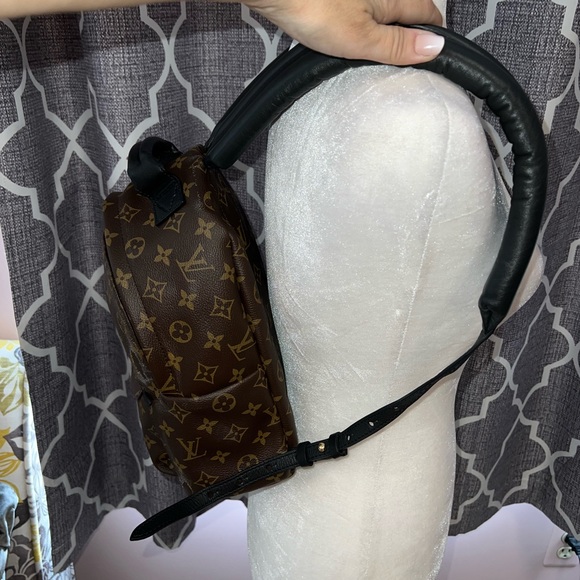 Louis Vuitton PM Palm Springs back back. - Picture 12 of 16